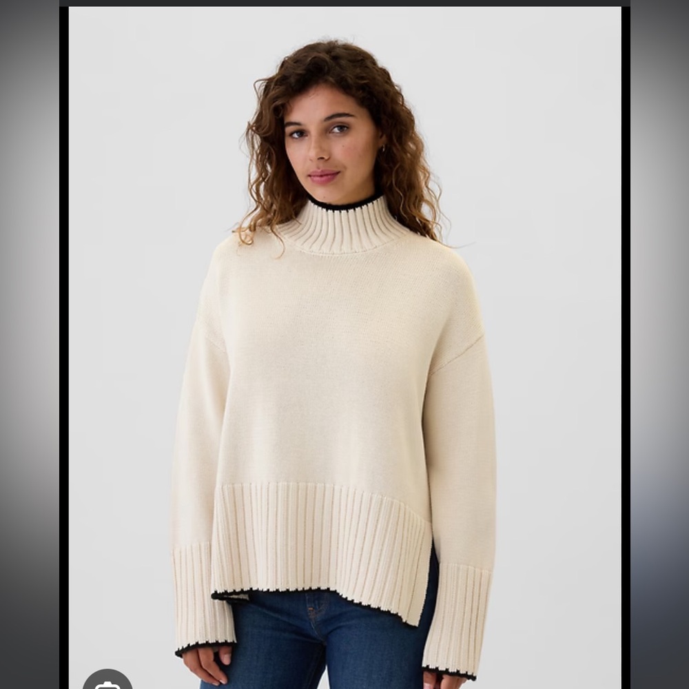 GAP Oversized 24/7 Split-Hem Mockneck Sweater